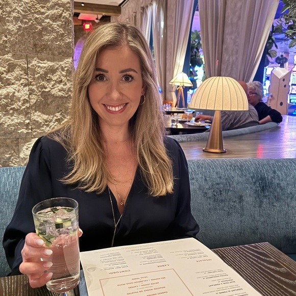 Meet your Posher, Erica - Picture 3 of 4